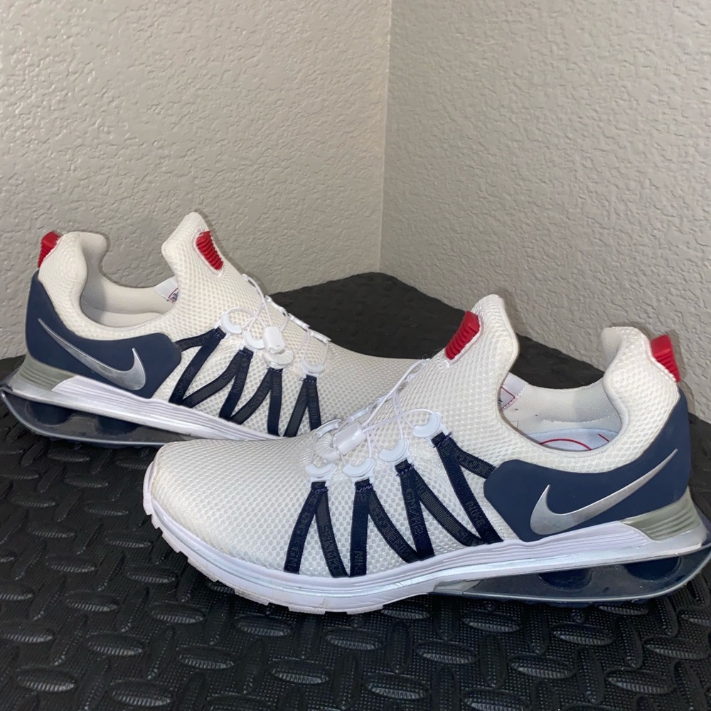 Nike shocks USA